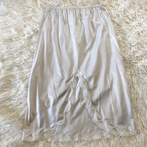 Vintage BARI pale blue lace half slip Medium